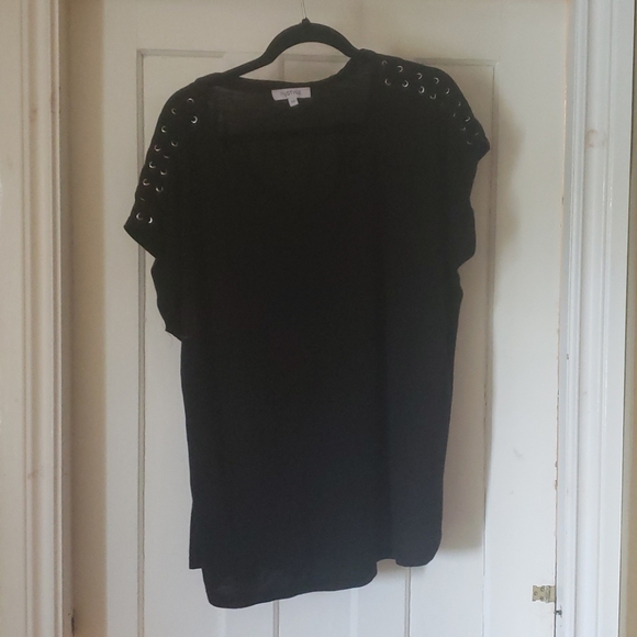 Black t shirt. havnt been worn! - Picture 1 of 1